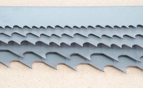 河南带锯床上的钢丝刷，对于带锯条的重要性